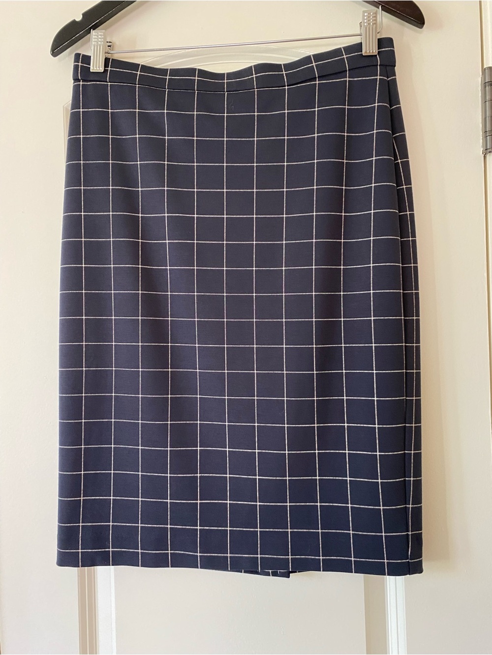 Ann Taylor Navy Pencil Skirt with White Windowpane Grid. Fully lined. NWT. 4